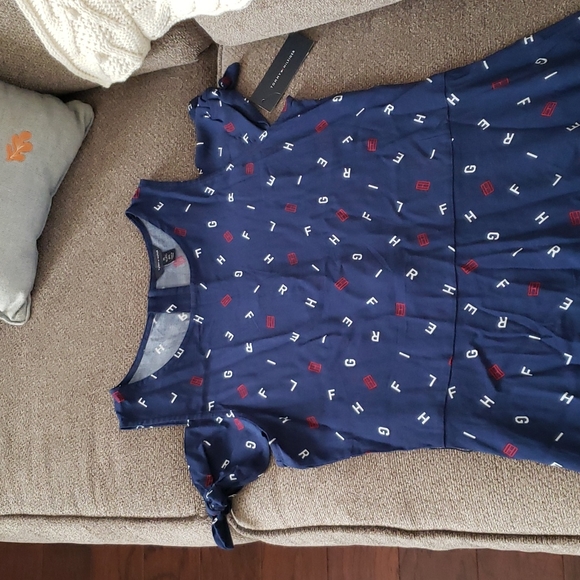 Tommy Hilfiger navy blue cold shoulder white & red print dress - Picture 2 of 9